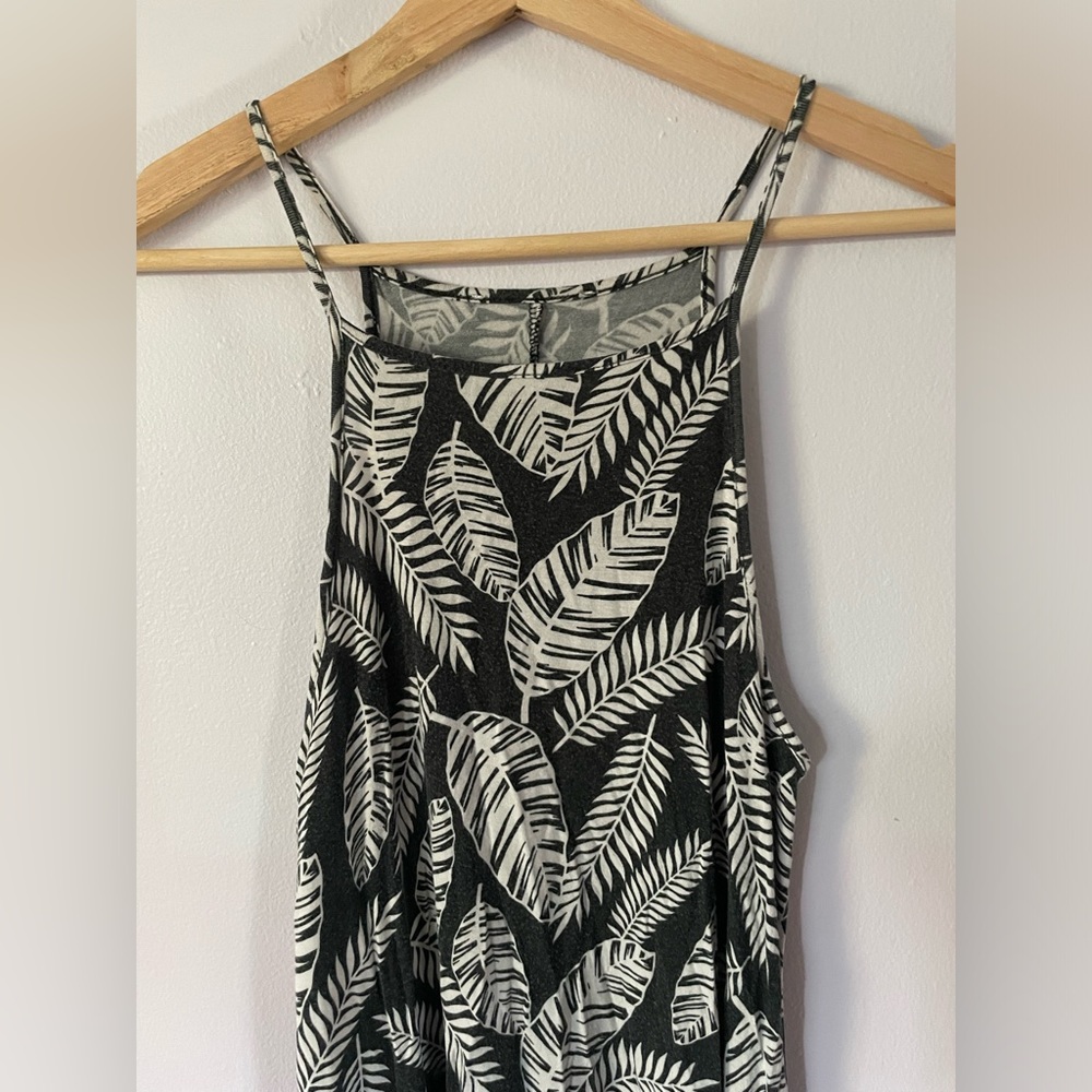 Dress - Picture 3 of 6